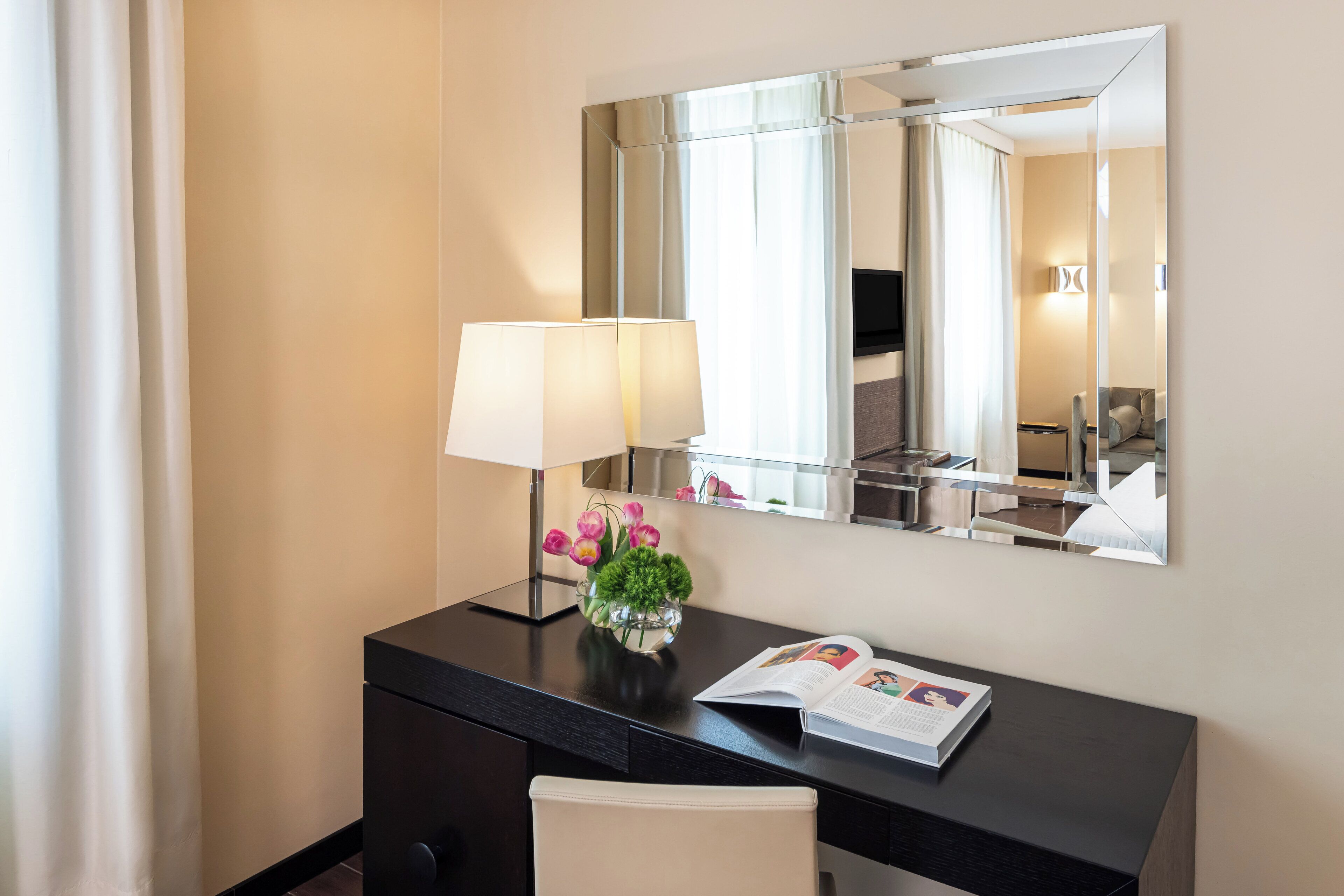 deluxe double or twin room | premium bedding, minibar, in-room safe, desk