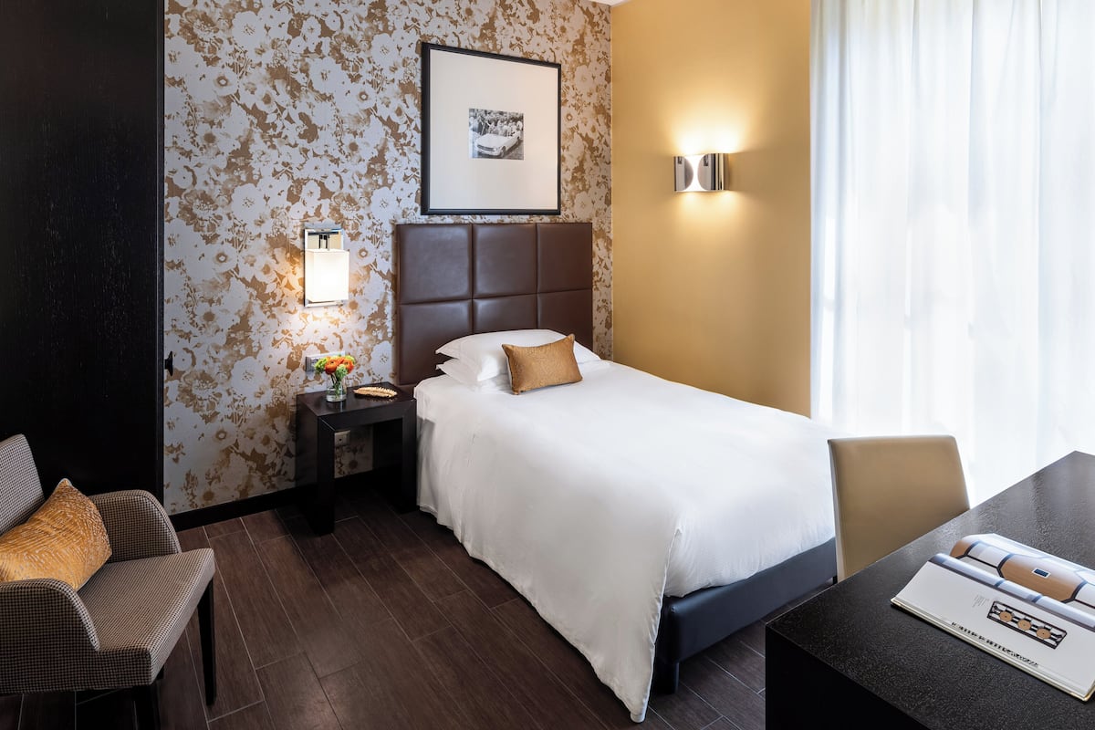Standard Single Room | Premium bedding, minibar, in-room safe, desk