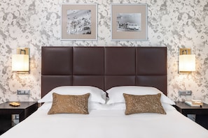 Chambre Deluxe Double ou avec lits jumeaux | Literie de qualité supérieure, minibar, coffres-forts dans les chambres