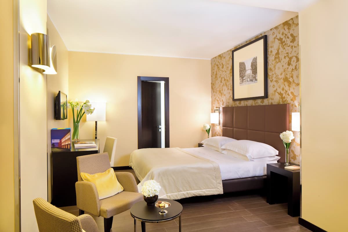 Superior Double Room | Premium bedding, minibar, in-room safe, desk