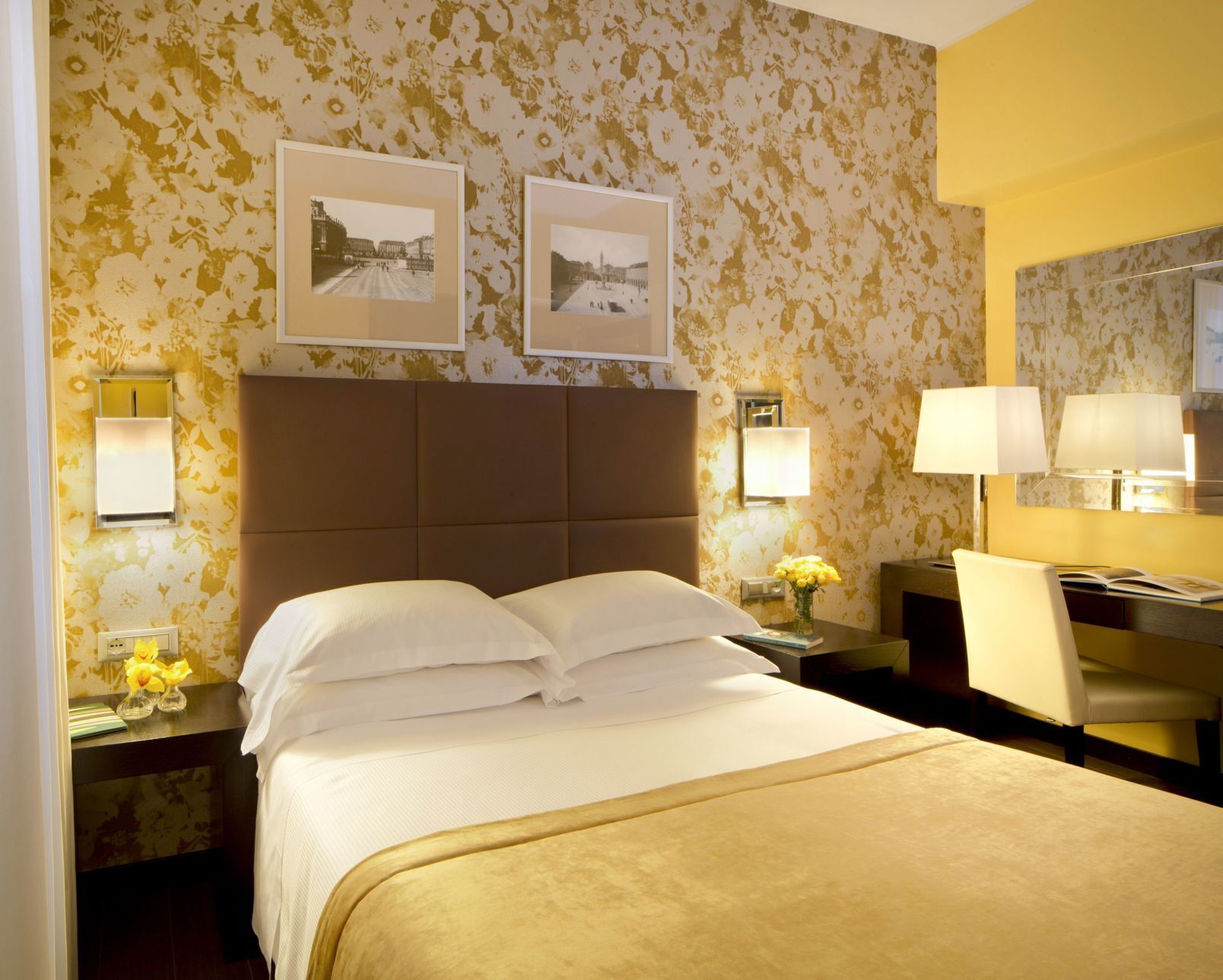 Luxe beddengoed, een minibar, een kluis op de kamer, een bureau