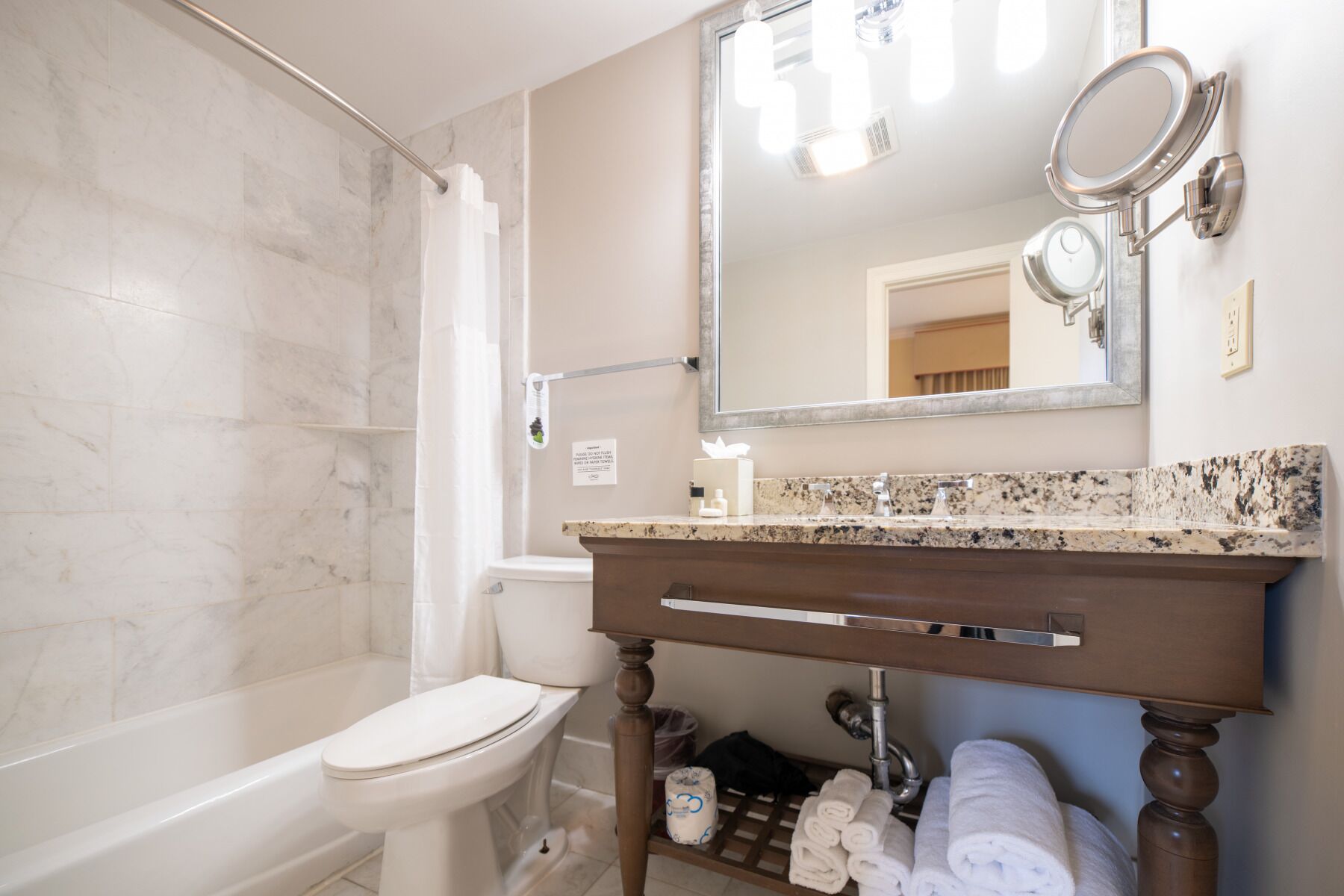 standard room, 1 king bed | bathroom | combined shower/bathtub, designer toiletries, hair dryer, towels