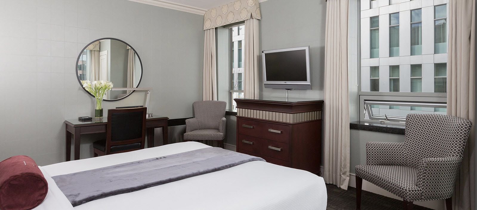 executive room, 1 king bed | premium bedding, pillow-top beds, in-room safe, individually furnished