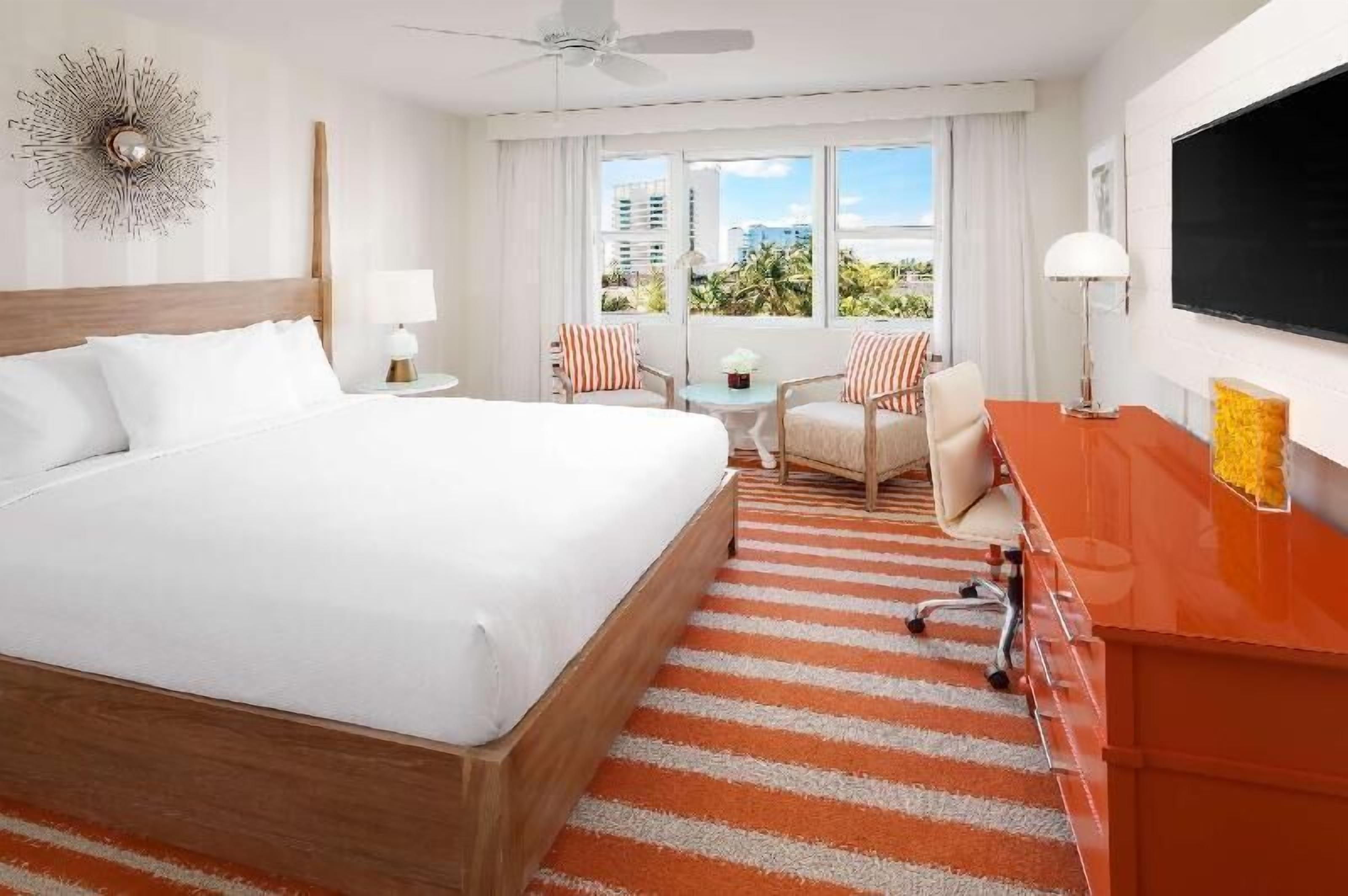 Premium bedding, in-room safe, desk, laptop workspace