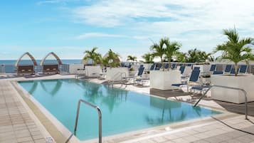 2 piscinas al aire libre, camas de piscina con cargo