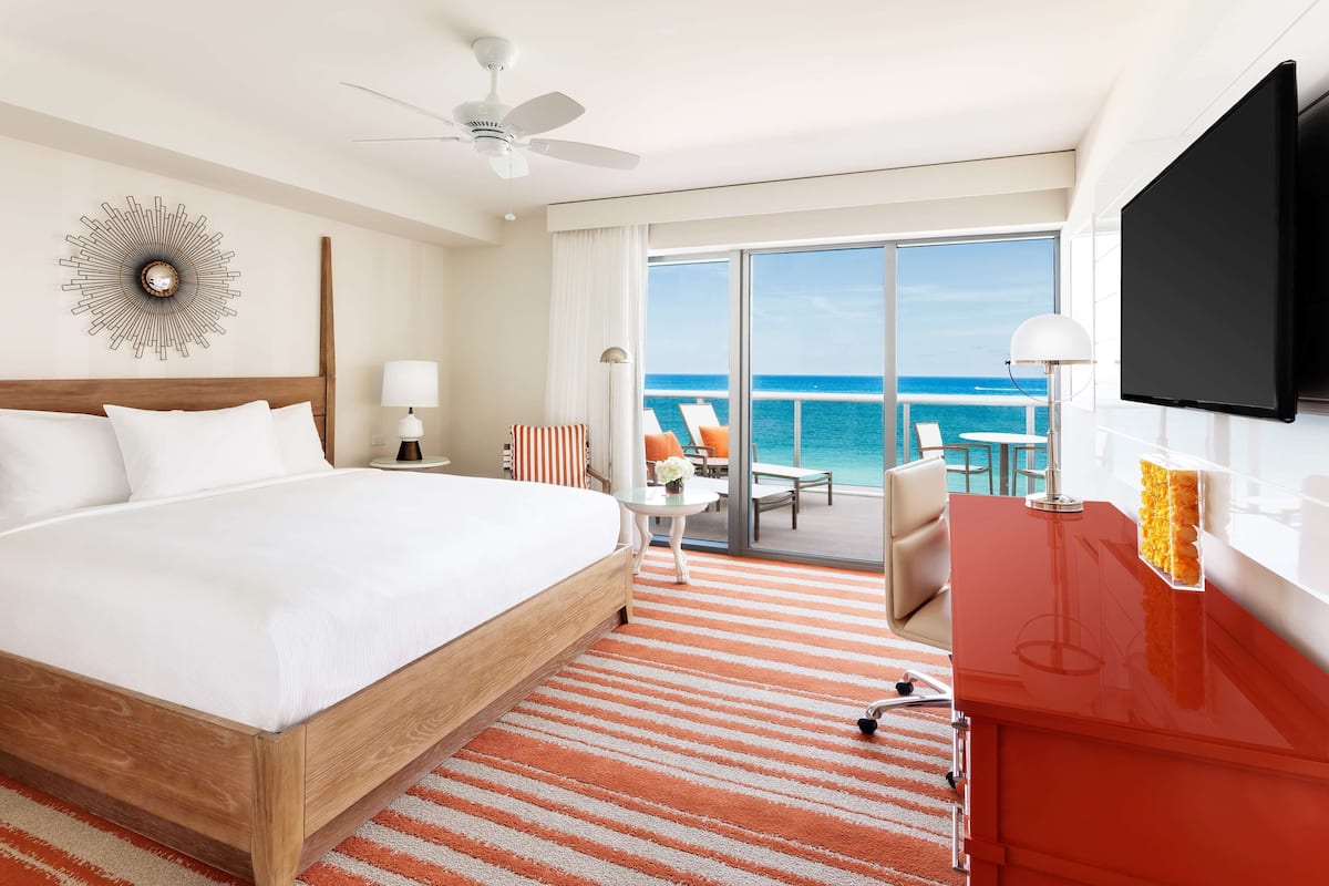 Premium bedding, in-room safe, desk, laptop workspace