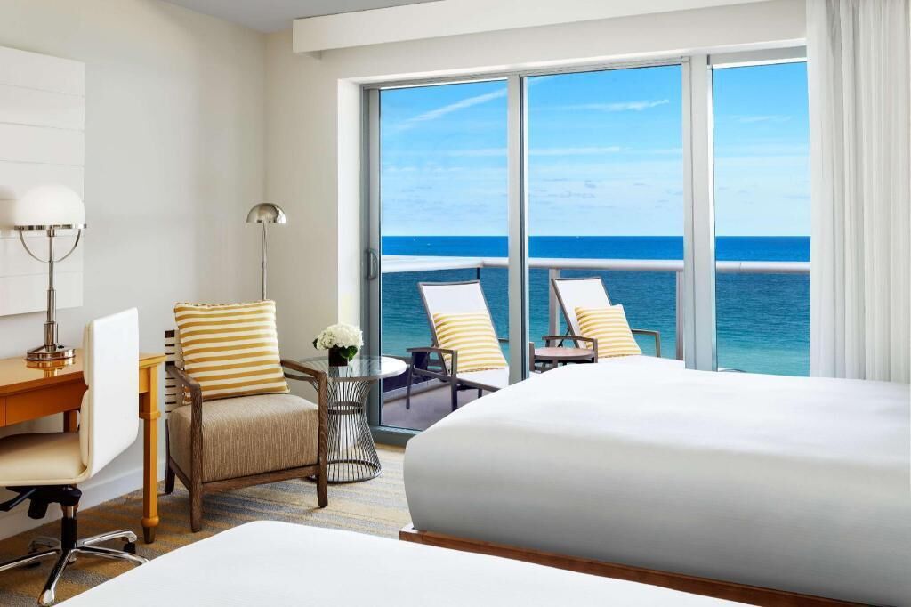 Premium bedding, in-room safe, desk, laptop workspace