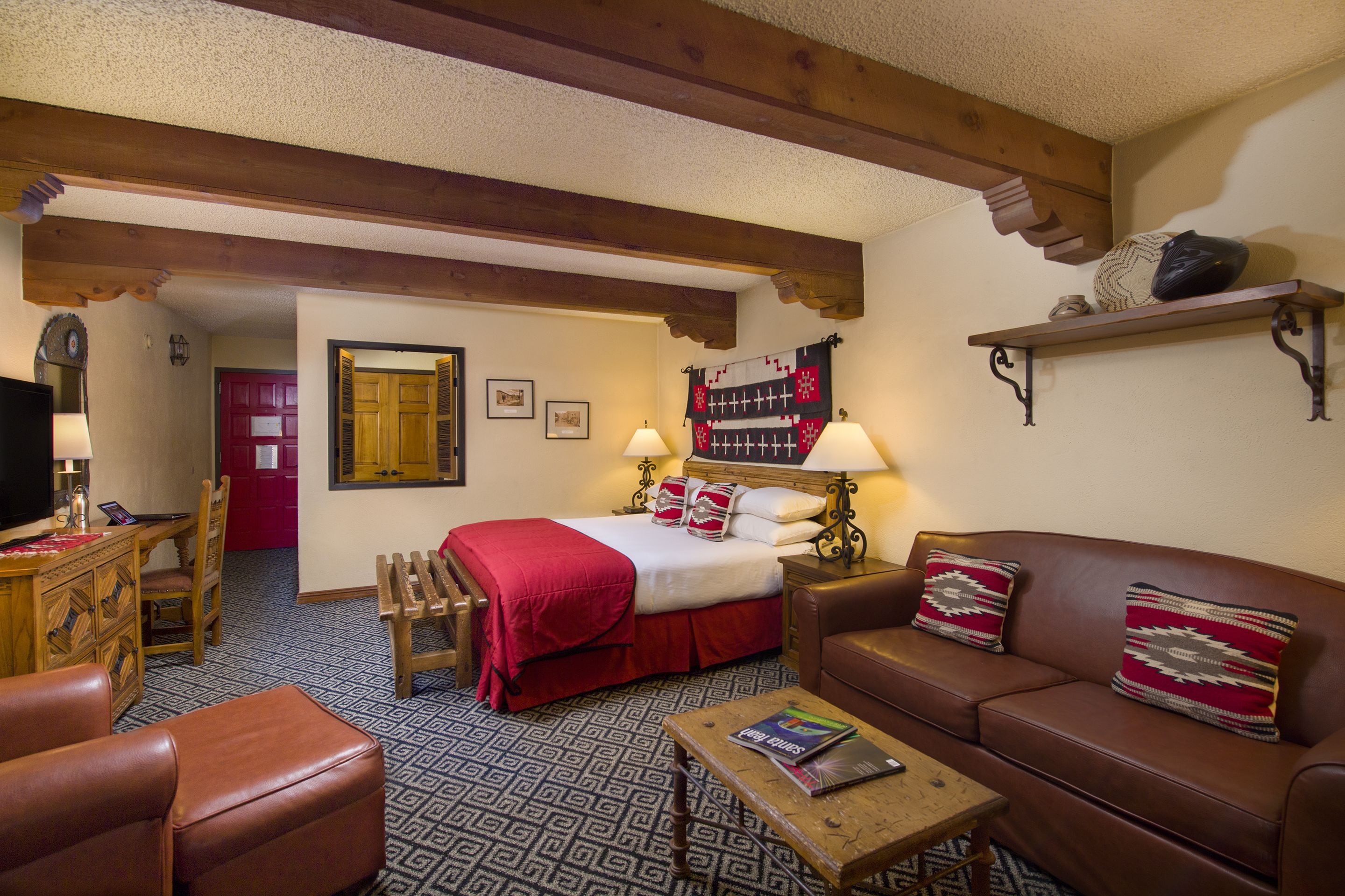 deluxe room, 1 king bed | 1 bedroom, premium bedding, pillow-top beds, in-room safe