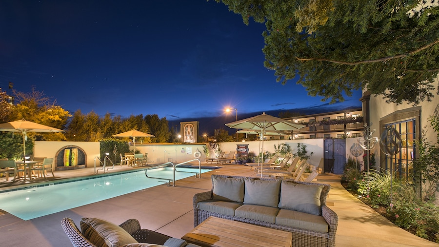 Inn of the Governors