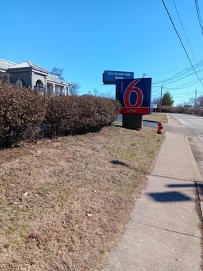 Exterior - Studio 6 Suites Louisville, KY – Airport/Expo Center (Louisville)