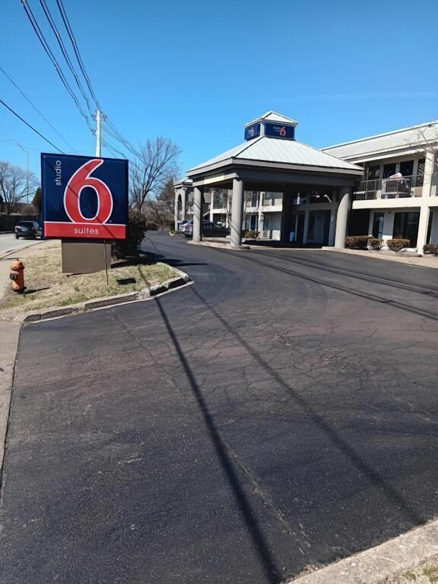 Exterior of Studio 6 Suites Louisville Airport Expo Center