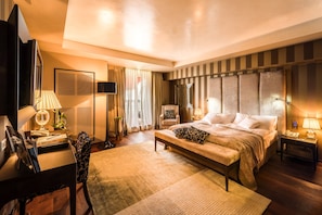Premium bedding, down duvets, minibar, in-room safe