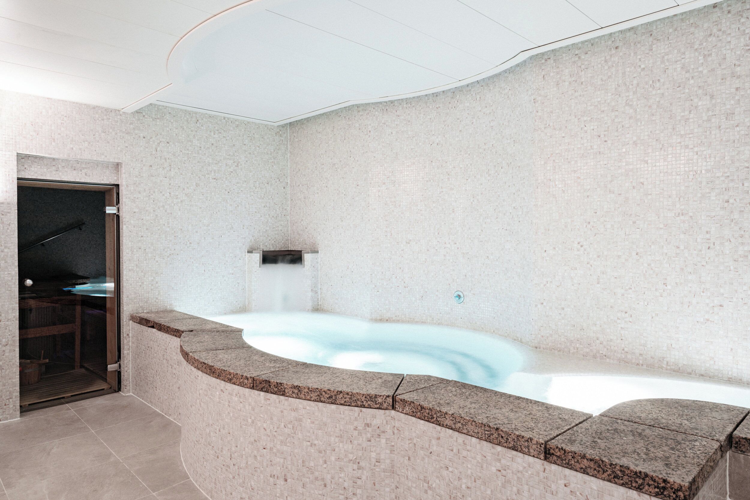 couples treatment room(s), sauna, hot tub, steam room