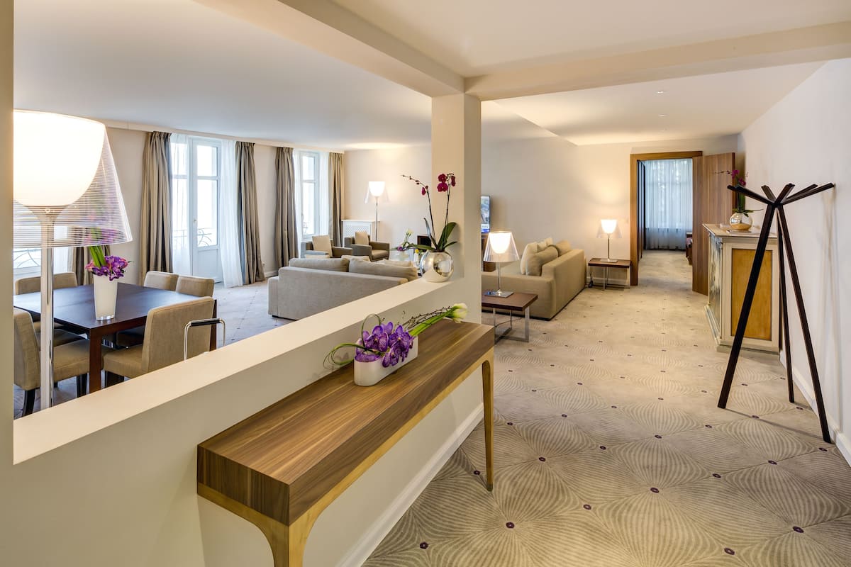 Suite Presidenziale | Biancheria da letto di alta qualità, copriletto in piuma, minibar