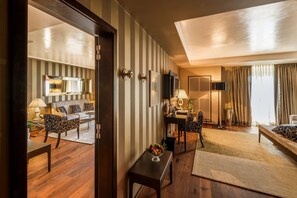 Suite (Lake)