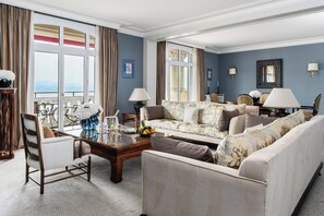 Premium bedding, down duvets, minibar, in-room safe