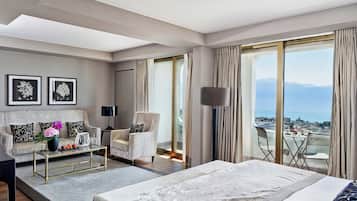 Luxe beddengoed, donsdekens, een minibar, een kluis op de kamer