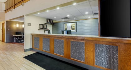 Best Western Falcon Plaza - Bowling Green