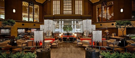 6 restaurants, breakfast, lunch, dinner served; international cuisine