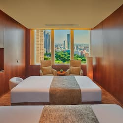 Sauna, hot tub, body treatments, body scrubs, facials, 8 treatment rooms