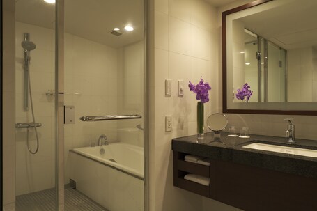 Hyatt Regency Tokyo - Image 37