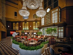 6 restoran, melayani sarapan, makan siang; sajian masakan internasional