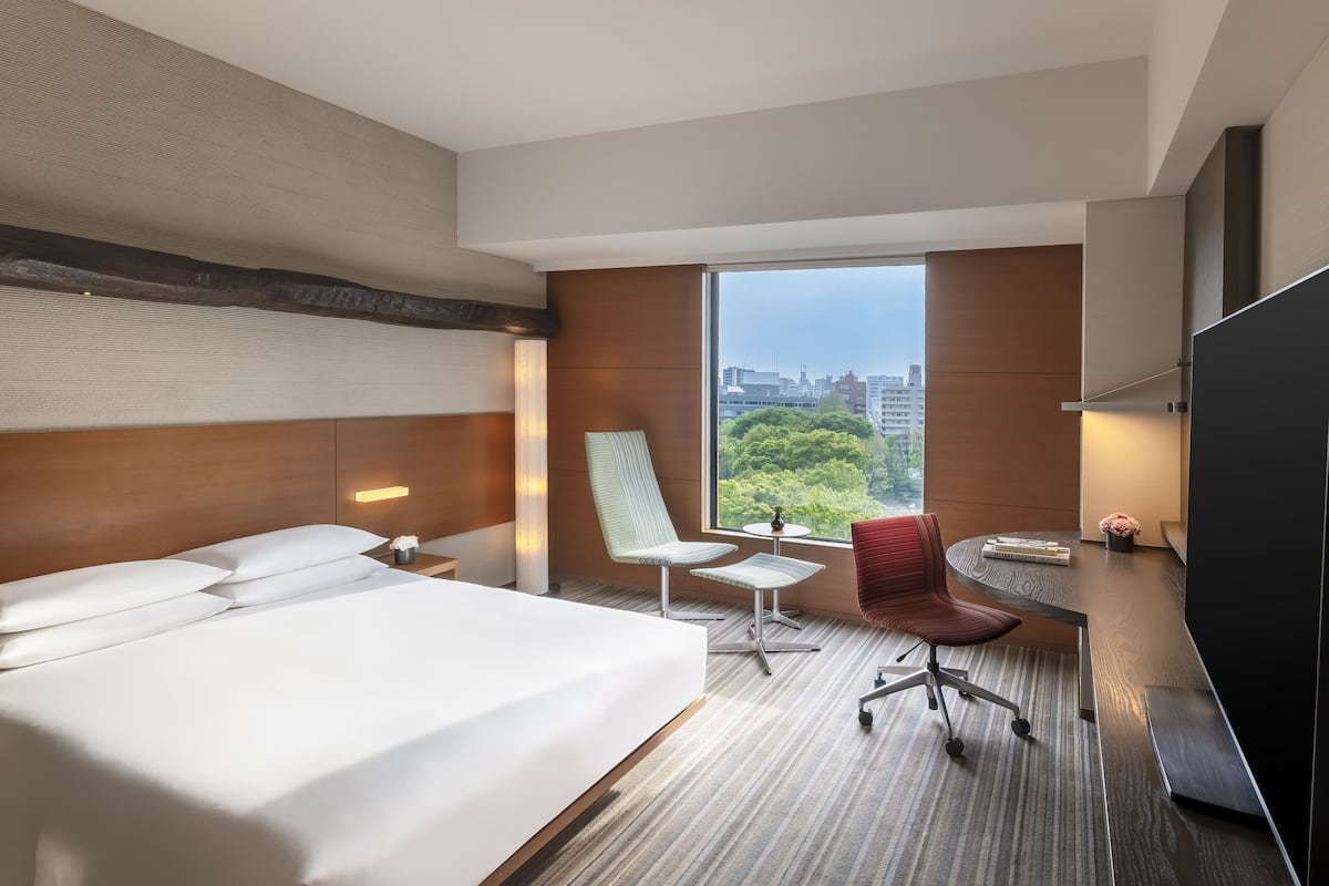 Phòng Club, 1 giường cỡ king (Club Access) | 1 phòng ngủ, két bảo mật tại phòng, bàn