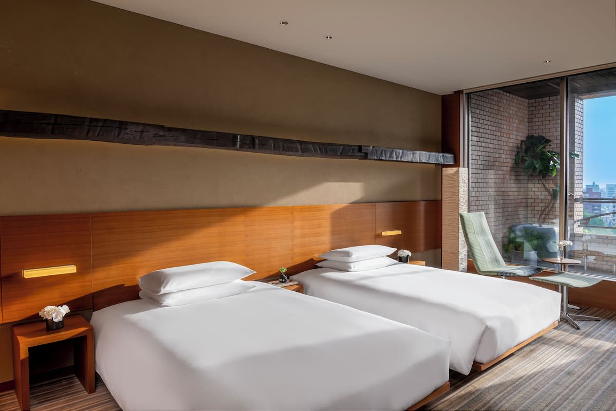 Suite (Ambassador) | 1 bedroom, in-room safe, desk, blackout drapes