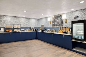 Free daily continental breakfast