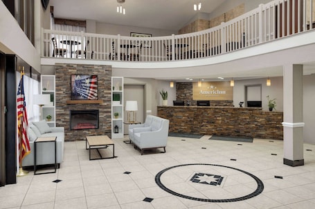 Lobby. AmericInn by Wyndham Grand Rapids Airport North