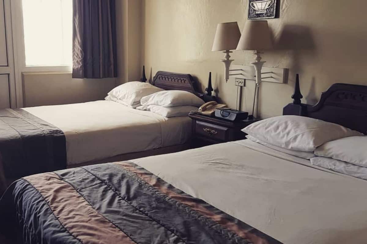 Tweepersoonskamer | 1 slaapkamer, luxe beddengoed, een bureau, geluiddichte muren