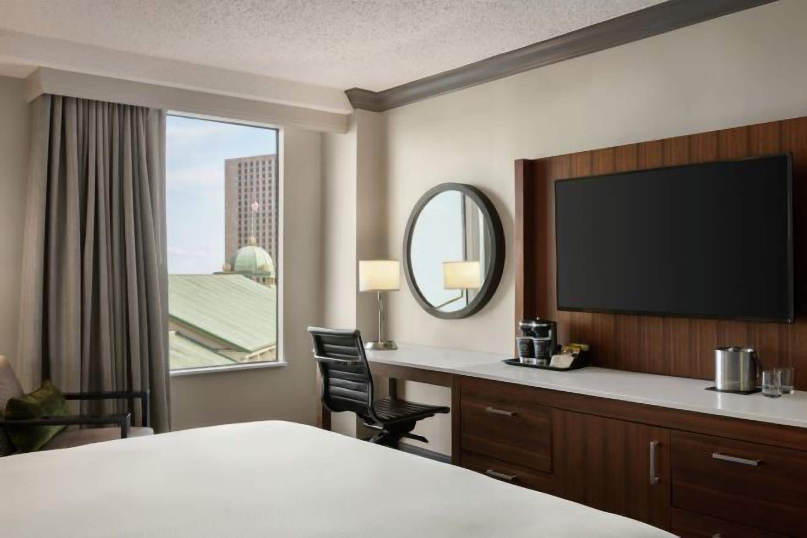 Literie hypoallergénique, coffres-forts dans les chambres, bureau