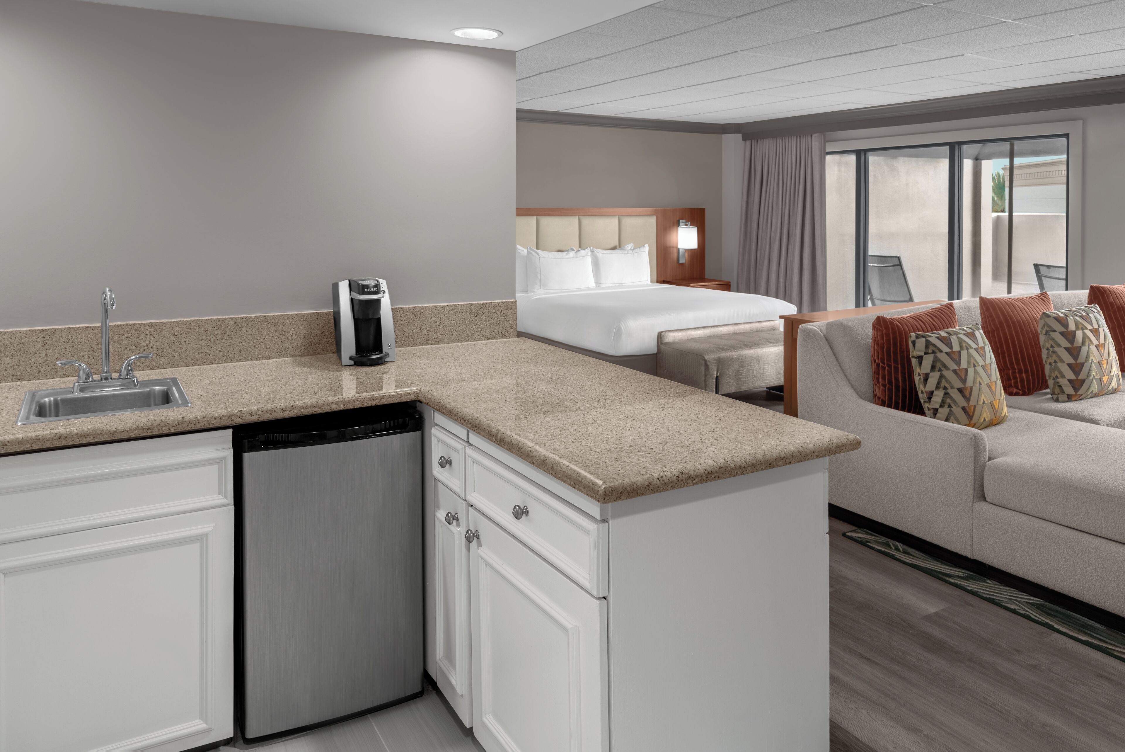 Junior Suite, 1 King Bed, Pool View (Oversized) | Hypo-allergenic bedding, in-room safe, desk, laptop workspace