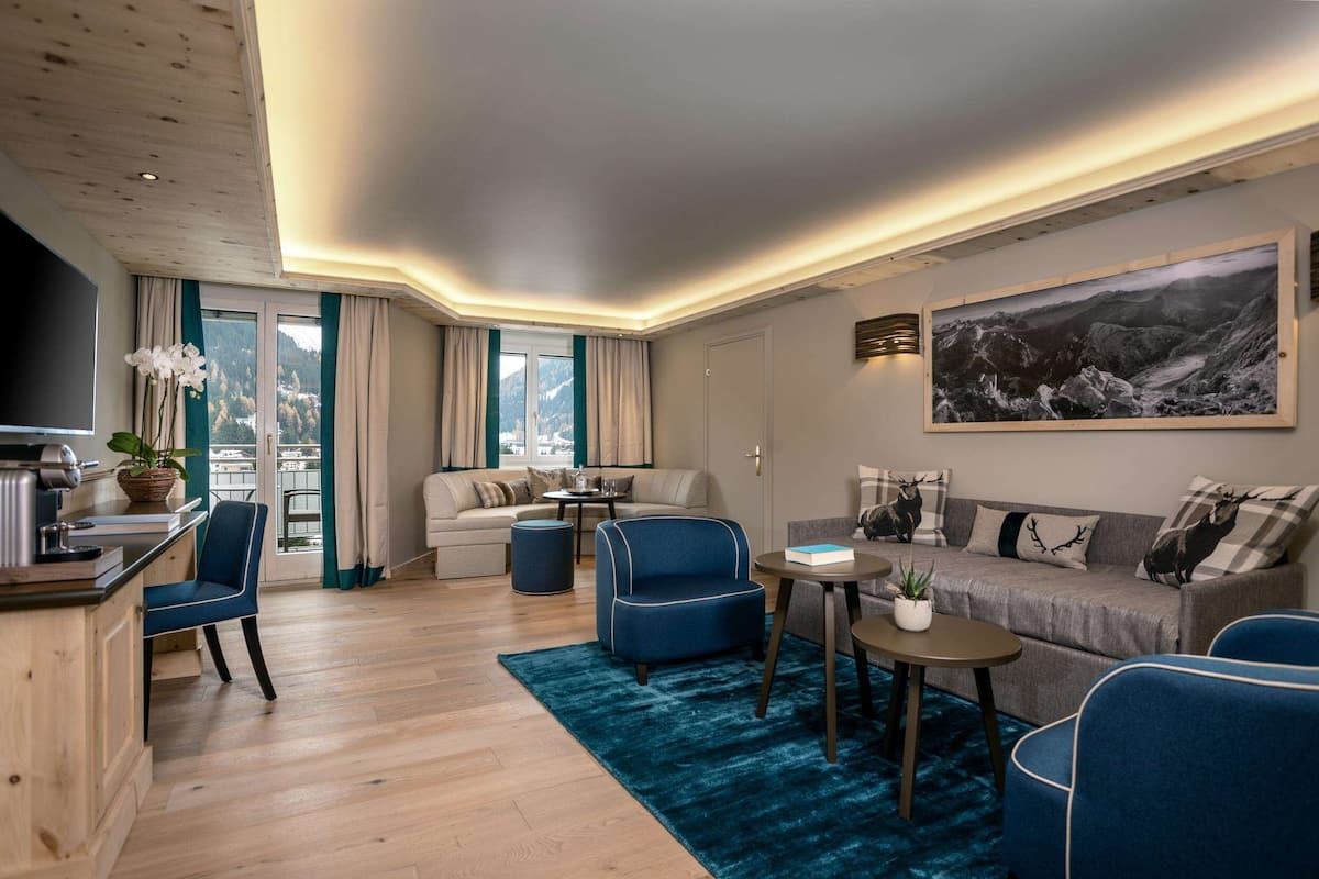 Suite | 1 bedroom, premium bedding, minibar, in-room safe