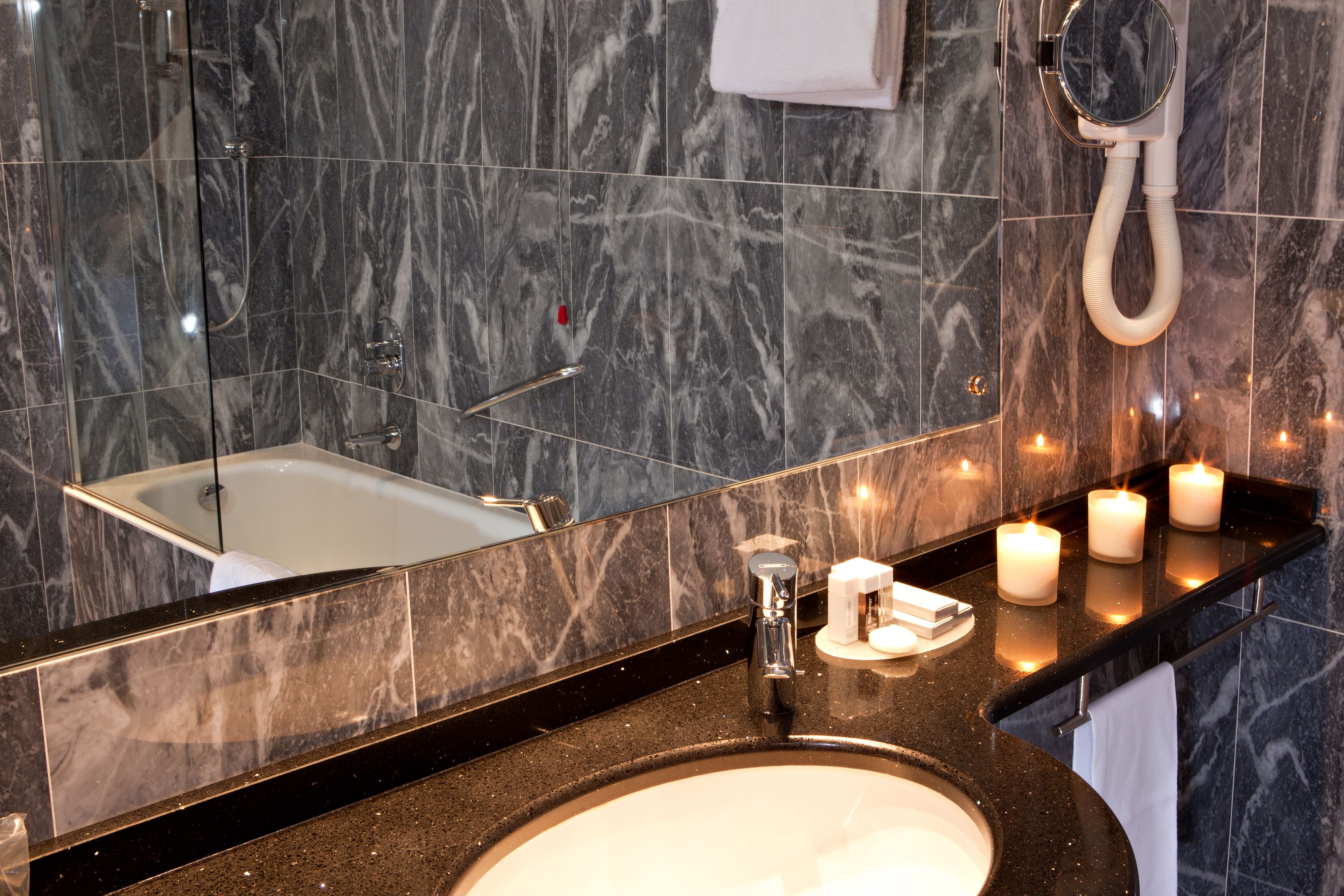 Photo - Manin Hotel