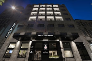 Façade de l’hébergement - soirée/nuit
