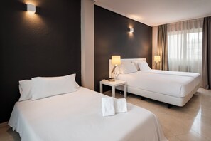 Tremannsrom – classic (Apartamento) | Minibar, safe på rommet, skrivebord og wi-fi (inkludert)