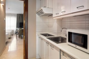 Classic Triple Room (Apartamento) - Sercotel Togumar (Madrid)