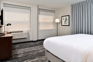 Ropa de cama hipoalergénica, escritorio y cortinas blackout