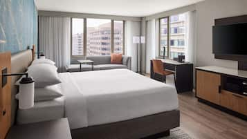 Deluxe Room, 1 King Bed, Corner | Premium bedding, in-room safe, individually decorated, desk