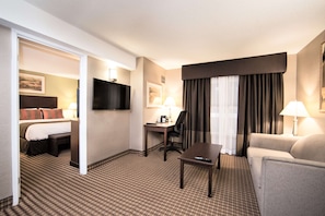Hypo-allergenic bedding, pillowtop beds, in-room safe