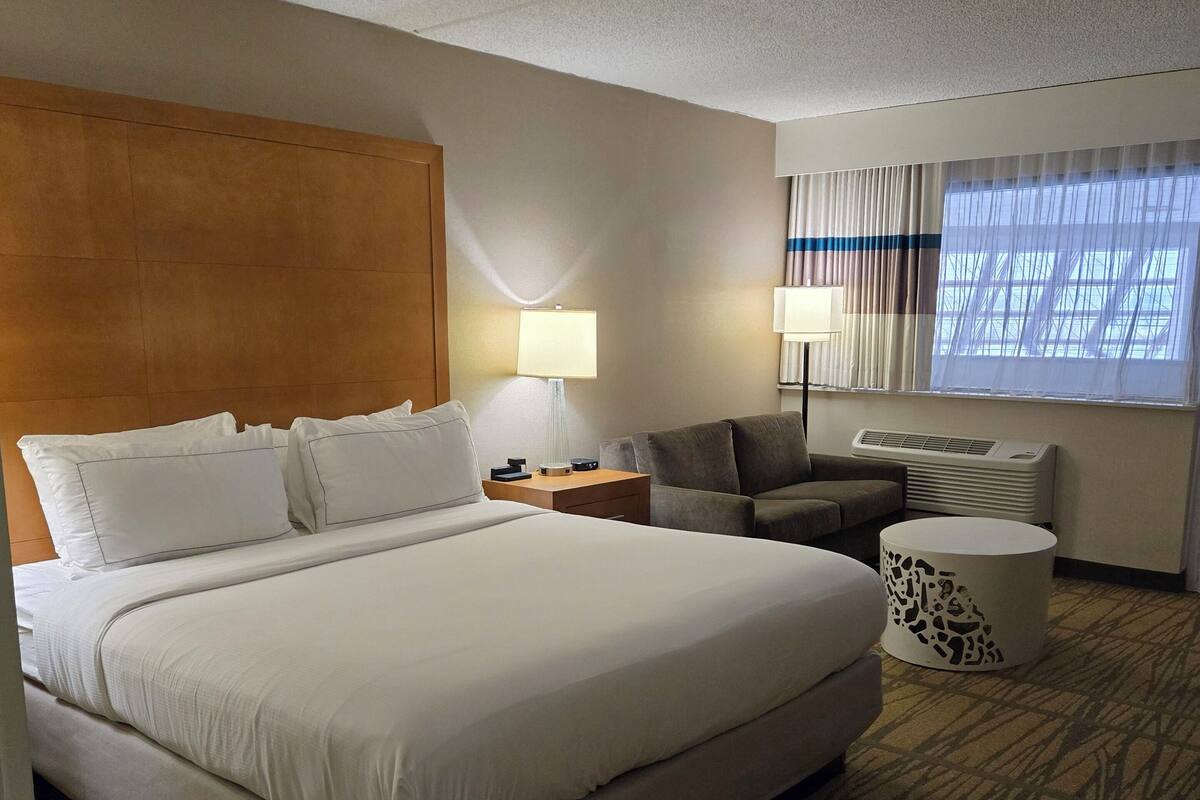 room, 1 king bed with sofa bed, non smoking | 1 bedroom, premium bedding, in-room safe, desk