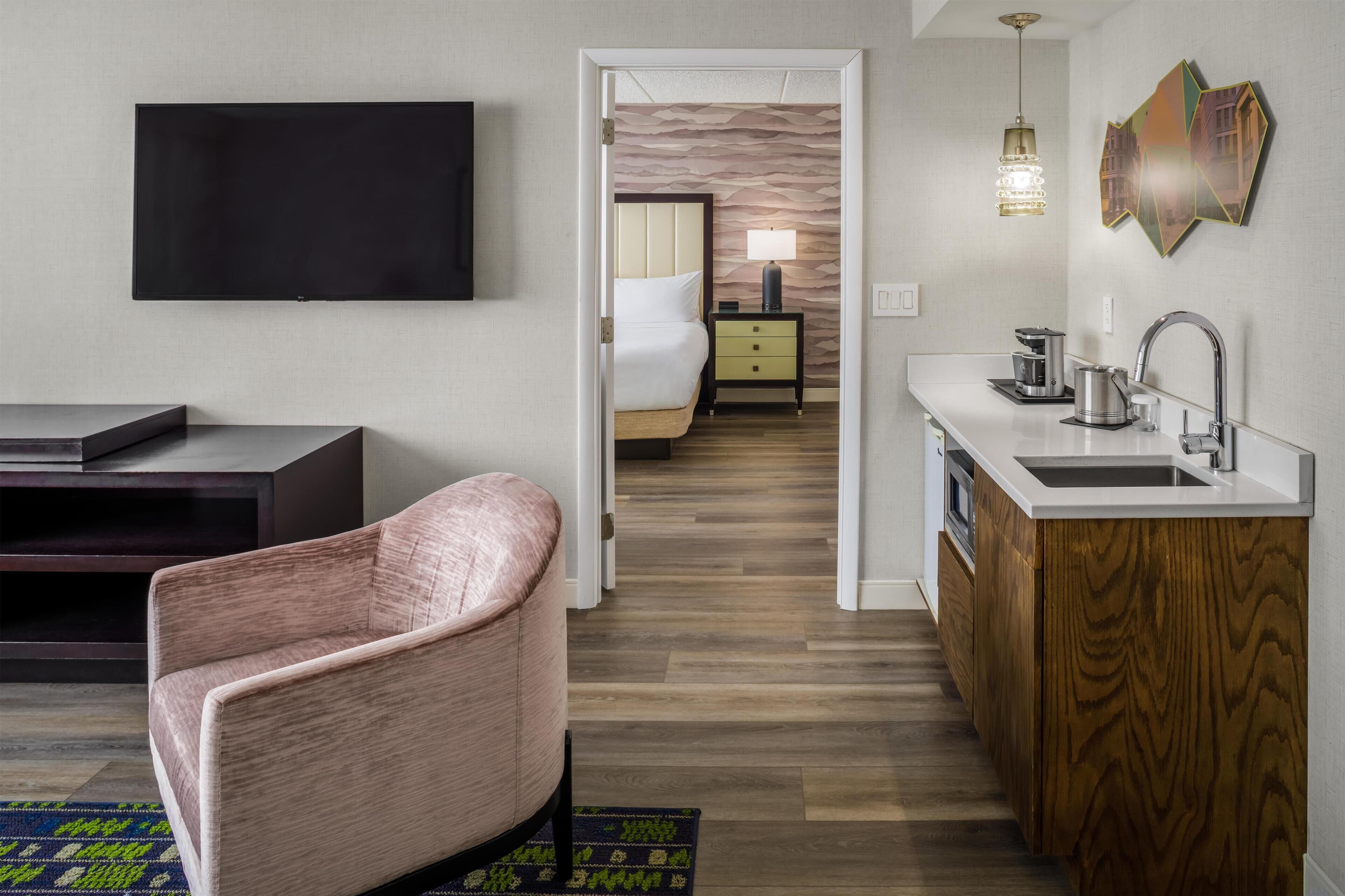 Junior Suite, 1 Bedroom | Minibar