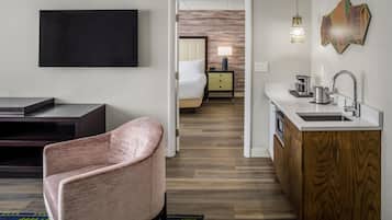 Junior Suite, 1 Bedroom | Minibar