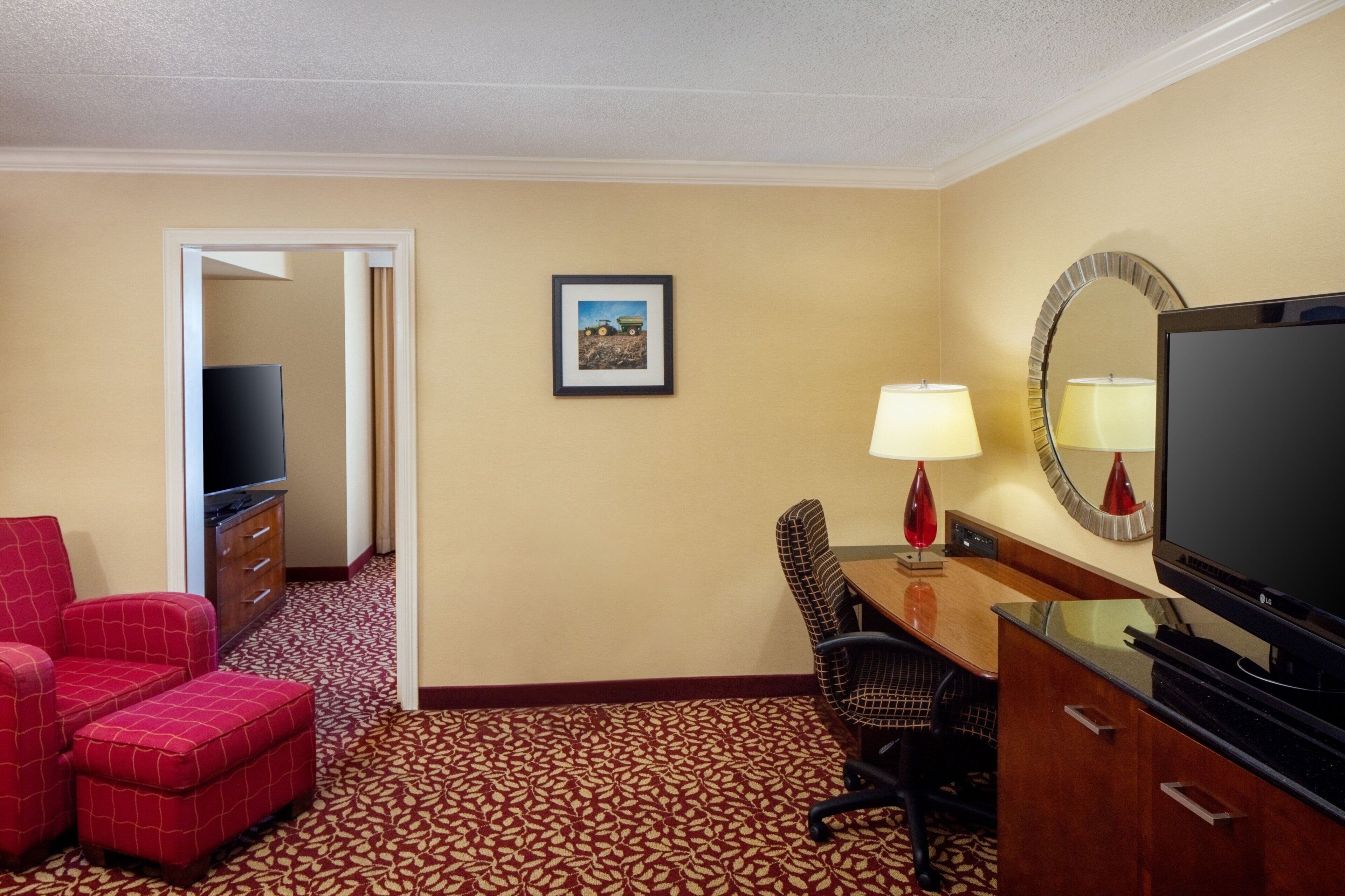 suite, 1 bedroom | premium bedding, in-room safe, desk, laptop workspace
