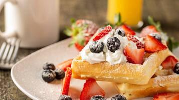 Desayuno buffet (USD 18.95 por persona)