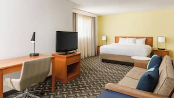 Ropa de cama de alta calidad, escritorio y cortinas blackout