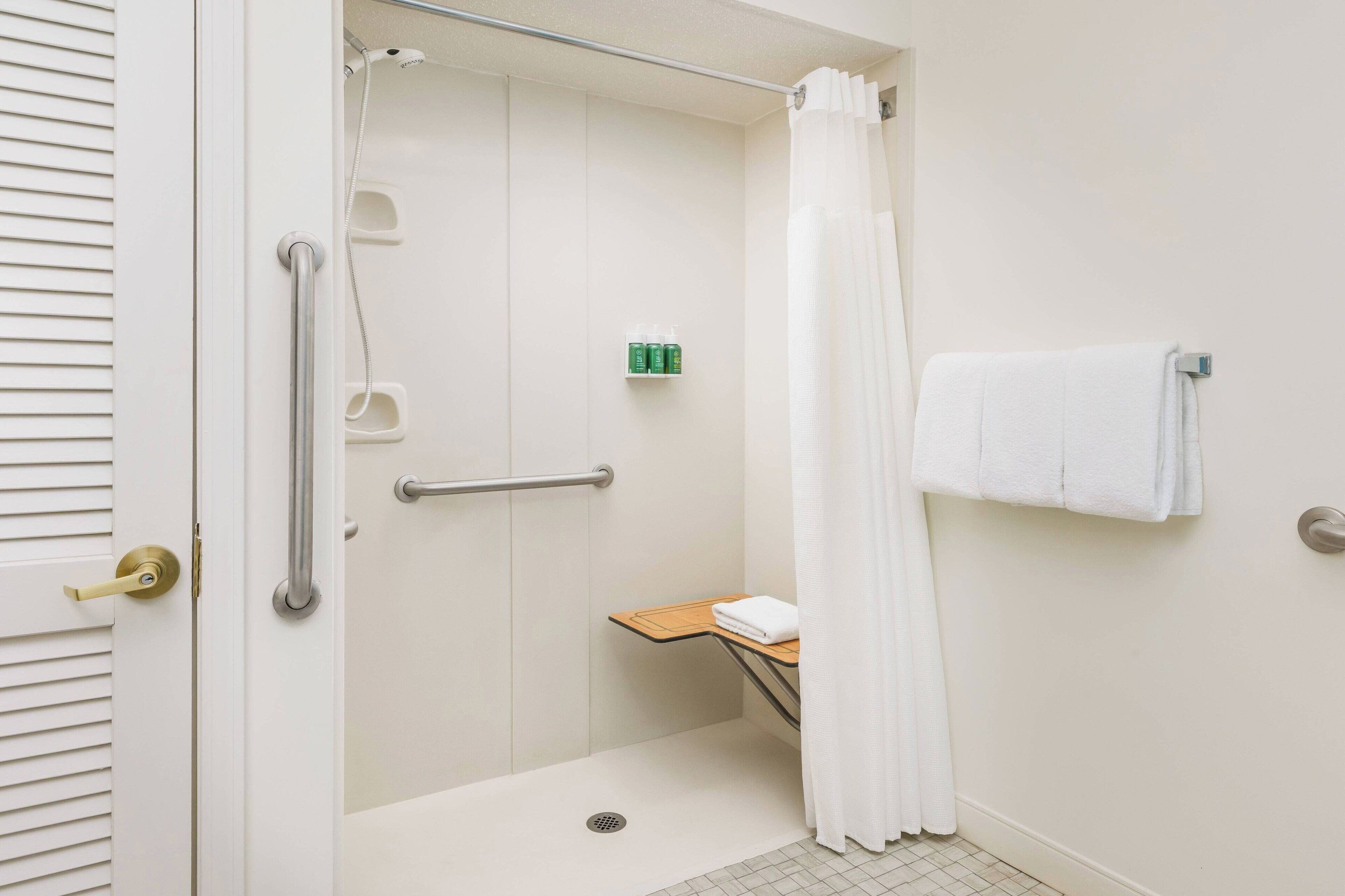 combined shower/bathtub, free toiletries, hair dryer, towels