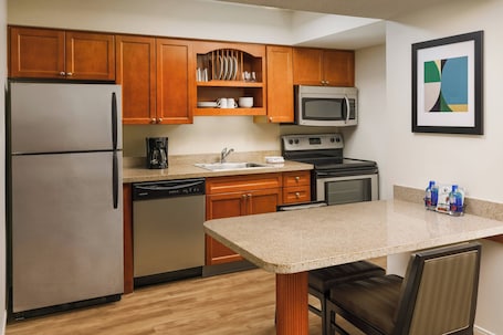 冰箱、微波炉、洗碗机、茶具/咖啡用具. 哈特福德/温莎万豪居家酒店