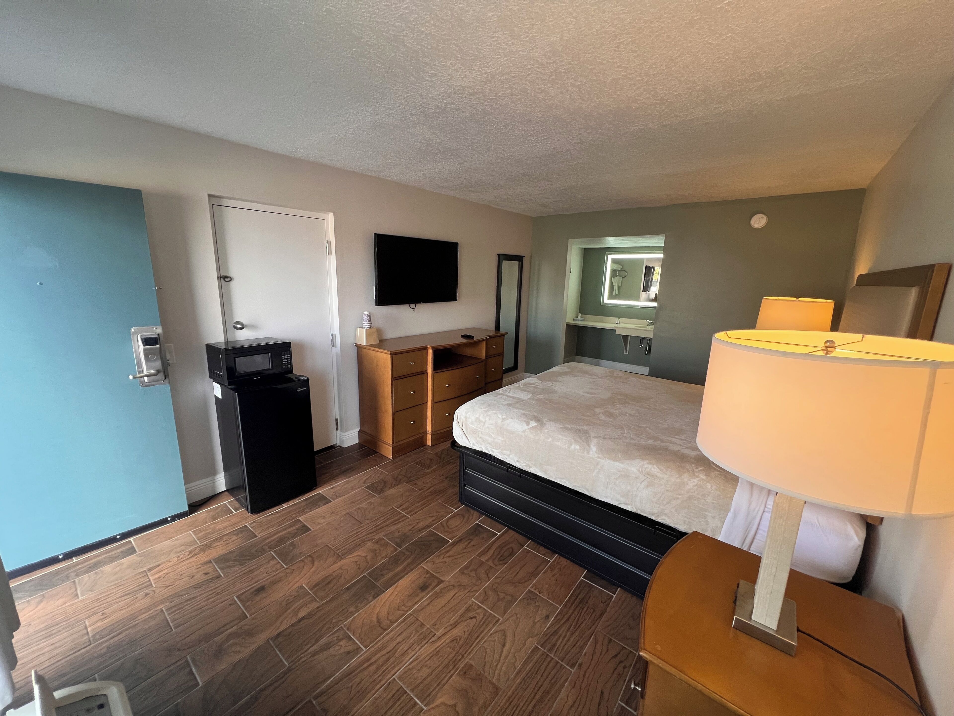 Standard Room, 1 King Bed, Non Smoking